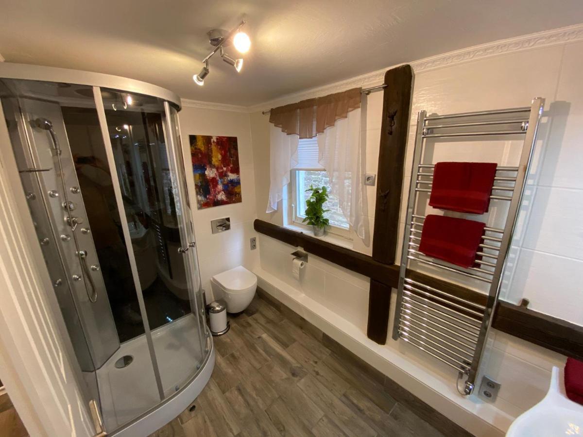 Appartement Schlossberg, Gasthaus Hirsch ヒルシュホルン エクステリア 写真